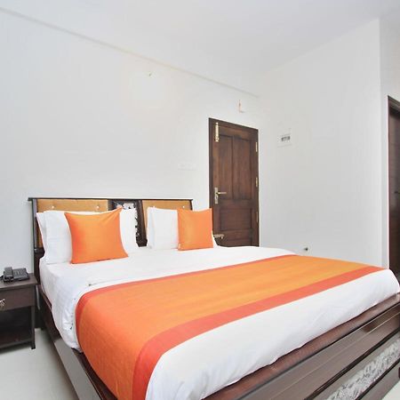 Oyo 12033 Hotel Royal Residence Bangalore Exterior foto